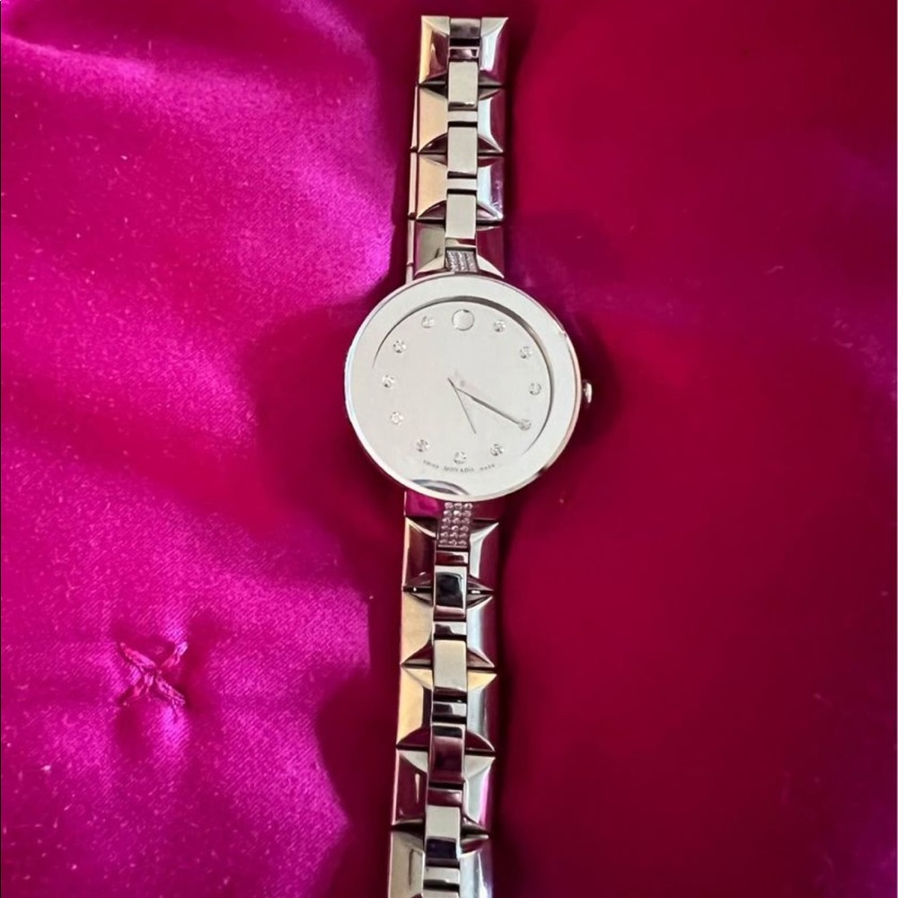 Movado Sapphire Mirror Dial silvertone Ladies Diamond Swiss Watch